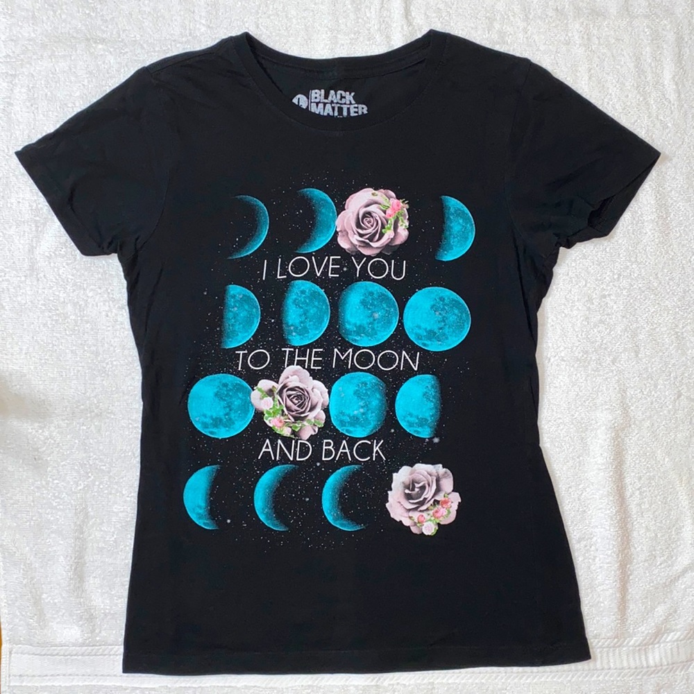 Hot Topic tee 🌙